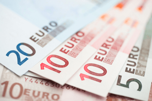 Tỷ giá Euro hôm nay 25/10/2021: Ngân hàng đồng loạt tăng giá mua vào