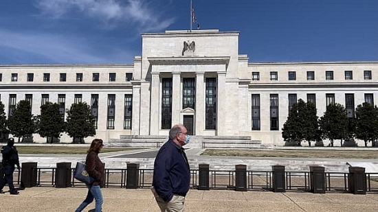 Fed sẽ sớm thu hẹp chương trình mua trái phiếu hàng tháng, giữ nguyên lãi suất ở mức gần 0