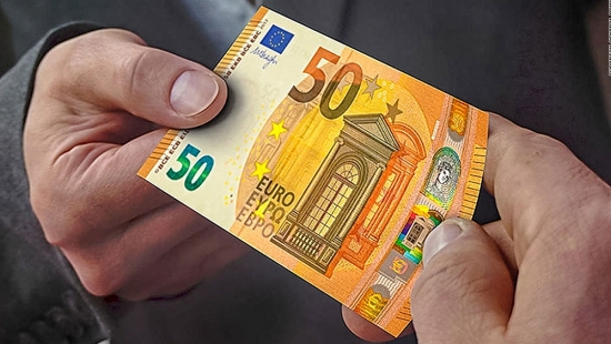 Tỷ giá Euro hôm nay 1/12/2021: Ngân hàng đồng loạt tăng giá
