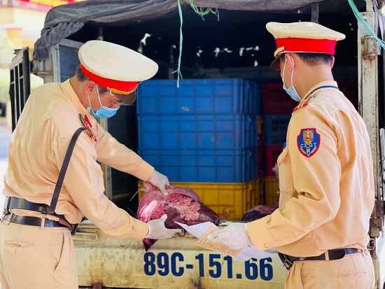 Hà Nam: Thu giữ 400kg nội tạng động vật thối rữa