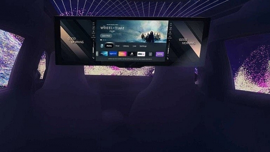 BMV mang “rạp phim” vào trong xe với màn hình TV 31-inch