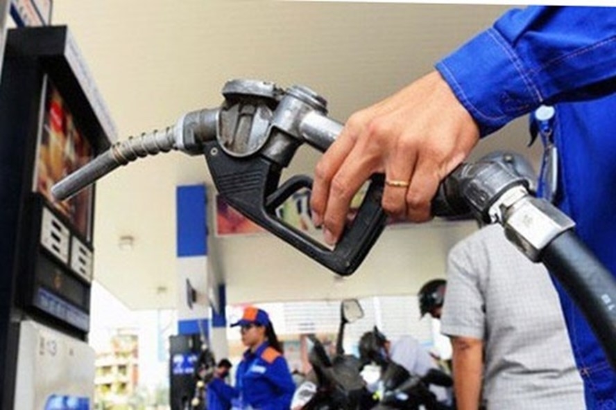 Giá xăng dầu tăng lần thứ ba liên tiếp