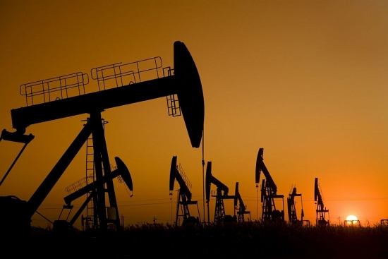 Giá xăng dầu hôm nay 27/1: Dầu Brent chạm 90 USD/thùng lần đầu tiên kể từ năm 2014