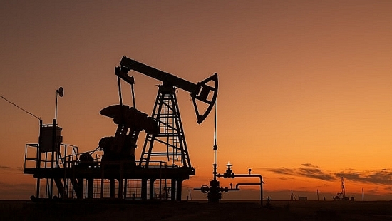 Giá xăng dầu hôm nay 12/2: Tăng mạnh vì lo ngại Nga tấn công Ukraina