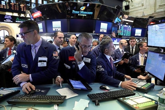 Dow Jones bật tăng 431 điểm, chứng khoán Mỹ dần hồi phục sau nhiều tuần sa sút