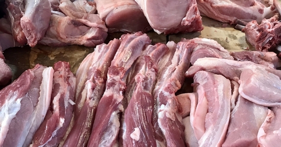 Giá thịt heo hôm nay 17/12: Đùi heo giảm 30.000 đồng/kg tại VinMart.