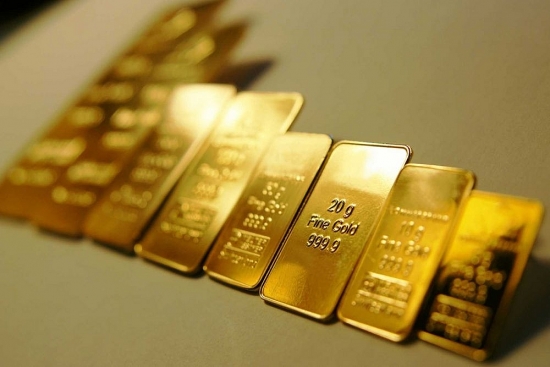 Giá vàng hôm nay 25/12: Giá vàng thế giới dao động quanh mức 1.810 USD/ounce