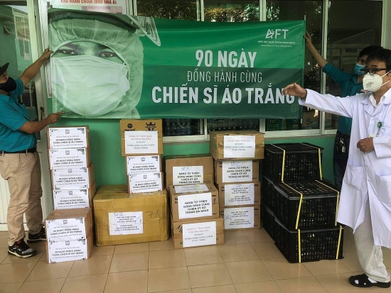 Hiệp hội Thực phẩm minh bạch AFT trao chuyến hàng từ thiện đầu tiên tại Đà Nẵng