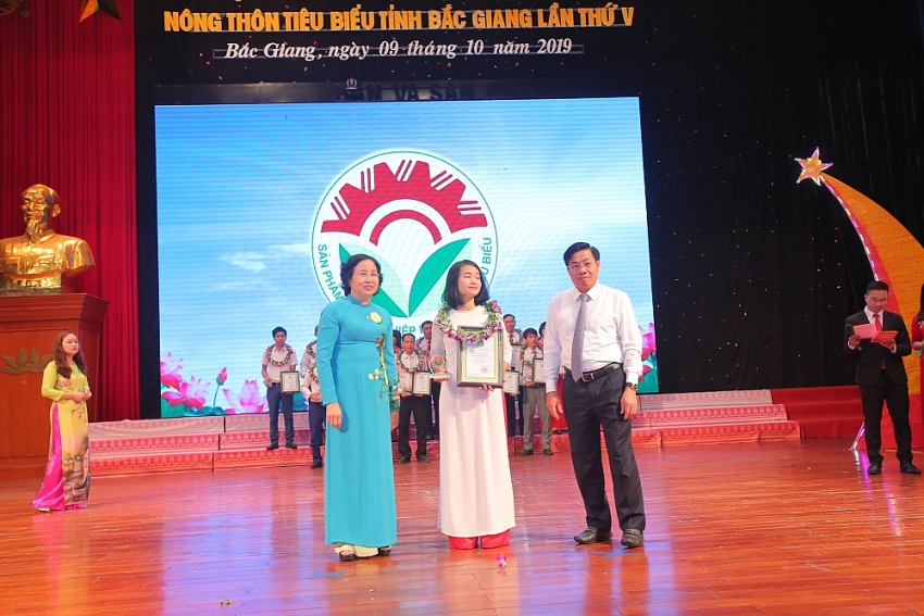 Mong muốn lưu giữ món quà ngon truyền thống Việt Nam của cô gái Bắc Giang