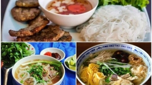 Phở, bún chả, bún thang “đốn tim” các phóng viên quốc tế