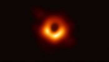 Hố đen – “Quái vật vũ trụ” chính thức công bố hình ảnh đầu tiên