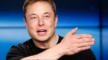 'Siêu nhân' Elon Musk lại hứa táo bạo và chê đối thủ, nhưng lần này giới đầu tư không mắc bẫy