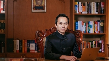 Ngắm vẻ đẹp "chất" như tài tử của doanh nhân Nguyễn Mạnh Hà