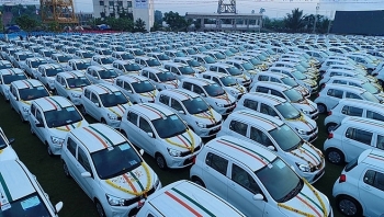 Vị sếp Ấn Độ "chơi trội" thưởng 600 ô tô cho nhân viên