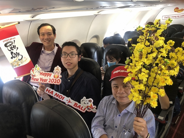 don xuan ron rang cung vietjet voi duong bay thang dau tien ket noi ha noi bali indonesia