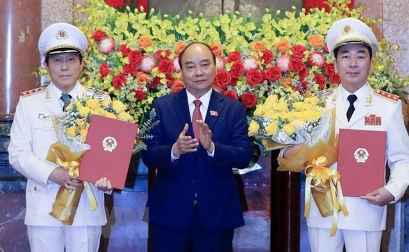 Chủ tịch nước Nguyễn Xuân Phúc trao Quyết định thăng quân hàm Thượng tướng cho hai Thứ trưởng Công an