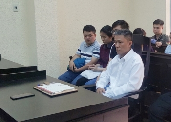 Vụ kiện Thần đồng đất Việt: Tòa vẫn chưa tuyên án trong ngày làm việc cuối năm, phiên xử lại kéo đến sau Tết