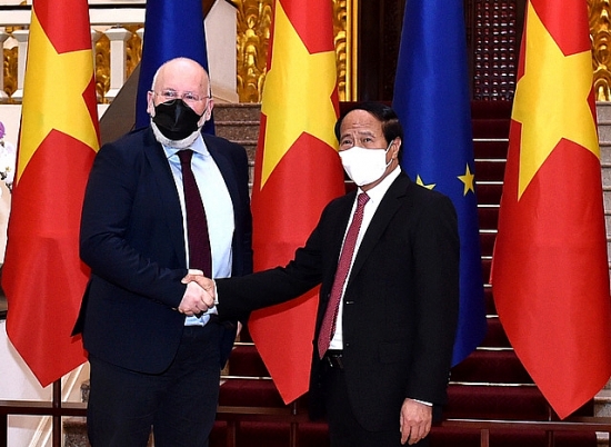 Phó Thủ tướng Lê Văn Thành hội đàm với Phó Chủ tịch điều hành EC