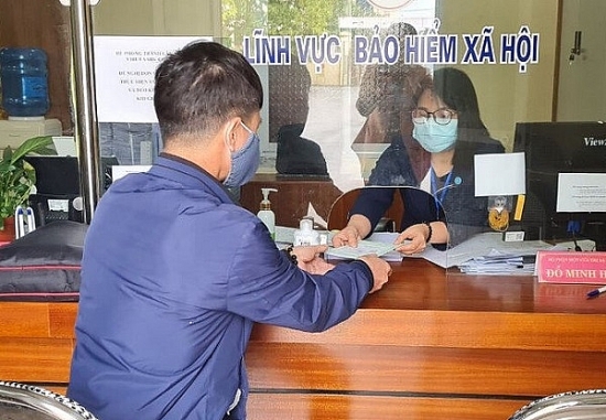 BHXH Việt Nam: Tiếp nhận, giải quyết kịp thời, chính xác, đầy đủ quyền lợi đối với người lao động bị mắc Covid-19 theo quy định