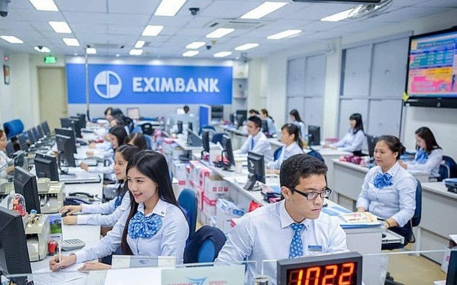 smbc dang be tac trong viec tham gia tai co cau eximbank