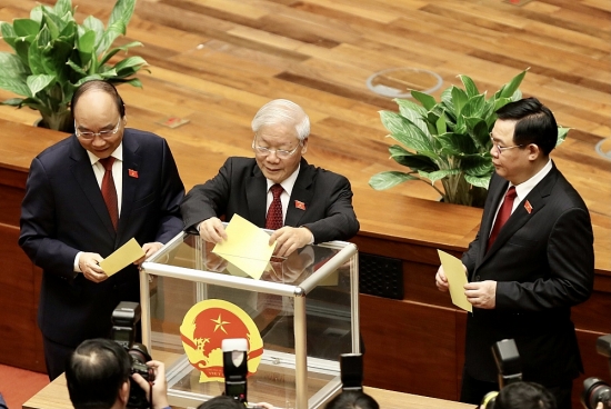 9H TRỰC TIẾP: Chủ tịch nước Nguyễn Xuân Phúc tuyên thệ nhậm chức