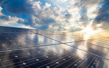 EVNCPC ký hợp đồng mua điện mặt trời áp mái với 407 khách hàng