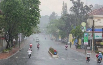 Dự báo thời tiết ngày 30/5: Hà Nội có mưa rào và dông, đề phòng gió lốc