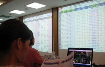 HNX: Lợi nhuận nhóm ngành tài chính chiếm 48,7% toàn thị trường