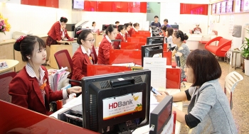 Giao dịch tại HDBank, khách hàng được hoàn tiền, tặng phiếu mua hàng siêu thị