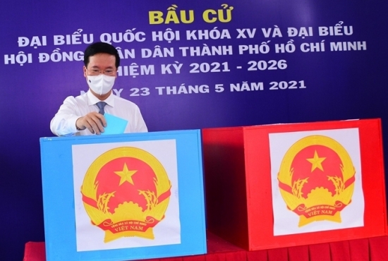 Thường trực Ban Bí thư Võ Văn Thưởng bỏ phiếu tại Quận Phú Nhuận, TP Hồ Chí Minh