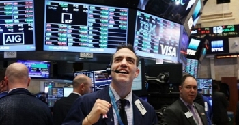 Căng thẳng thương mại lắng dịu, Dow Jones bật tăng hơn 500 điểm