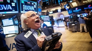 Fed gợi ý về khả năng giảm lãi suất, Dow Jones tiếp đà tăng điểm