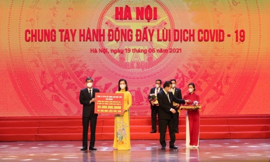 Thêm 55 tỷ ủng hộ Hà Nội mua vắc-xin phòng chống Covid-19 từ Tập đoàn Sun Group