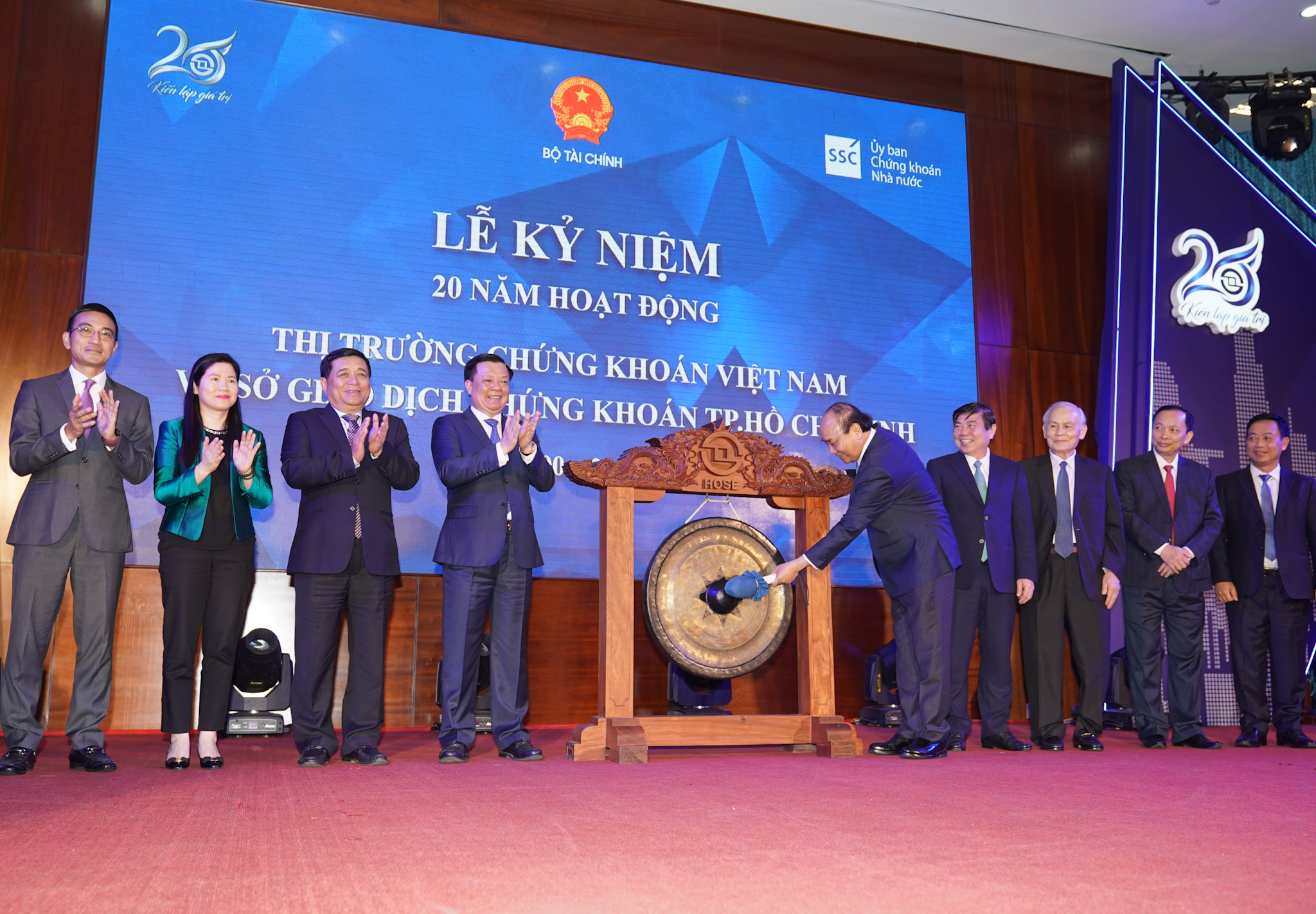 Thủ tướng giao nhiệm vụ sớm nâng hạng thị trường chứng khoán Việt Nam