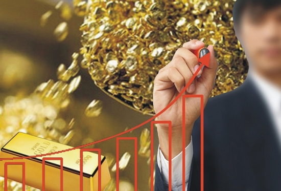 Dự báo giá vàng ngày 24/7: Đà tăng chưa dừng lại, rủi ro đang ở “vùng đỉnh”