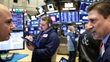 Chứng khoán Mỹ ngày 7/8: Dow Jones giảm nhẹ sau khi "lao dốc" đầu phiên
