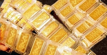 Cập nhật giá vàng mới nhất sáng 30/8: Vàng “trượt dốc” đến 300.000 đồng/lượng
