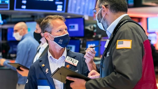 Chứng khoán Mỹ thêm một phiên tiêu cực, Dow Jones giảm ba tuần liên tiếp