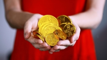 Cập nhật giá vàng mới nhất 18h ngày 31/10: Tăng đến 210.000 đồng, vàng lại áp sát mốc 42 triệu đồng/lượng