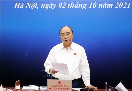 Chủ tịch nước Nguyễn Xuân Phúc tiếp xúc cử tri doanh nghiệp TP Hồ Chí Minh