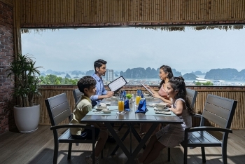 Nhà hàng hải sản Hương Biển: “Nét chấm phá” độc đáo của hệ thống FLC Hotels & Resorts