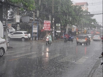 Dự báo thời tiết đêm 26 và ngày 27/11: Từ Quảng Bình đến Quảng Ngãi có nơi mưa rất to