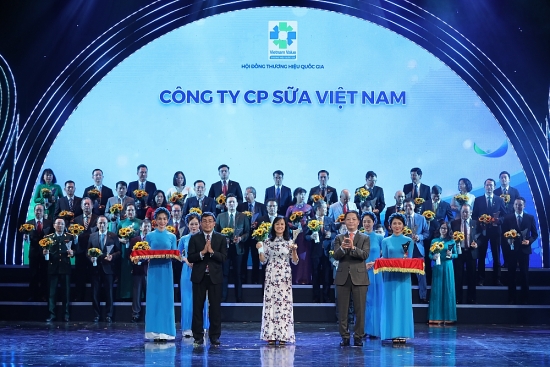 Vinamilk được vinh danh Thương hiệu Quốc gia lần thứ 6 liên tiếp và 12 năm đưa thương hiệu sữa Việt vươn tầm thế giới