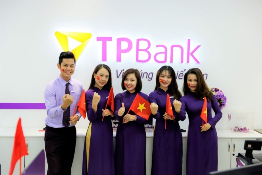 tpbank tang ngay 1 ty dong cho tuyen viet nam cong them 1 ty nua mung vo dich aff cup