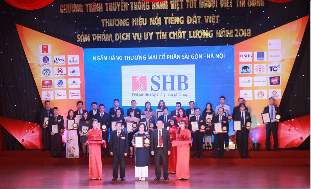 shb duoc vinh danh top 100 giai thuong sao vang dat viet top 10 san pham chat luong cao nam 2018