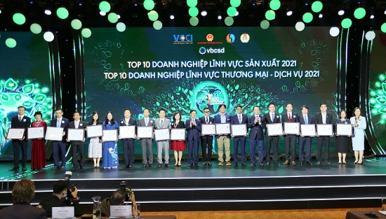 Vinamilk 6 lần liên tiếp được vinh danh trong Top 10 doanh nghiệp phát triển bền vững nhất Việt Nam 2021