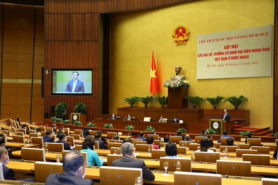Chủ tịch Quốc hội gặp mặt các đại sứ, trưởng cơ quan đại diện ngoại giao Việt Nam