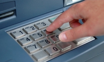 Nhiều cây ATM báo lỗi hệ thống những ngày cuối năm