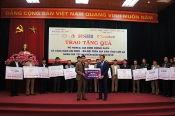 Ngành Ngân hàng tặng 5,3 tỷ đồng cho hộ nghèo tại Sơn La