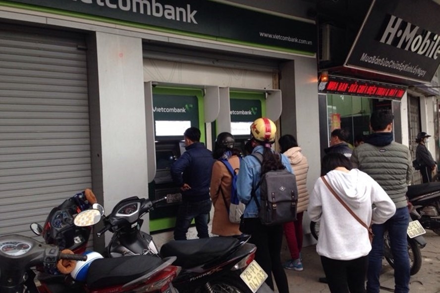 atm va internet banking dua nhau bao loi dip can tet